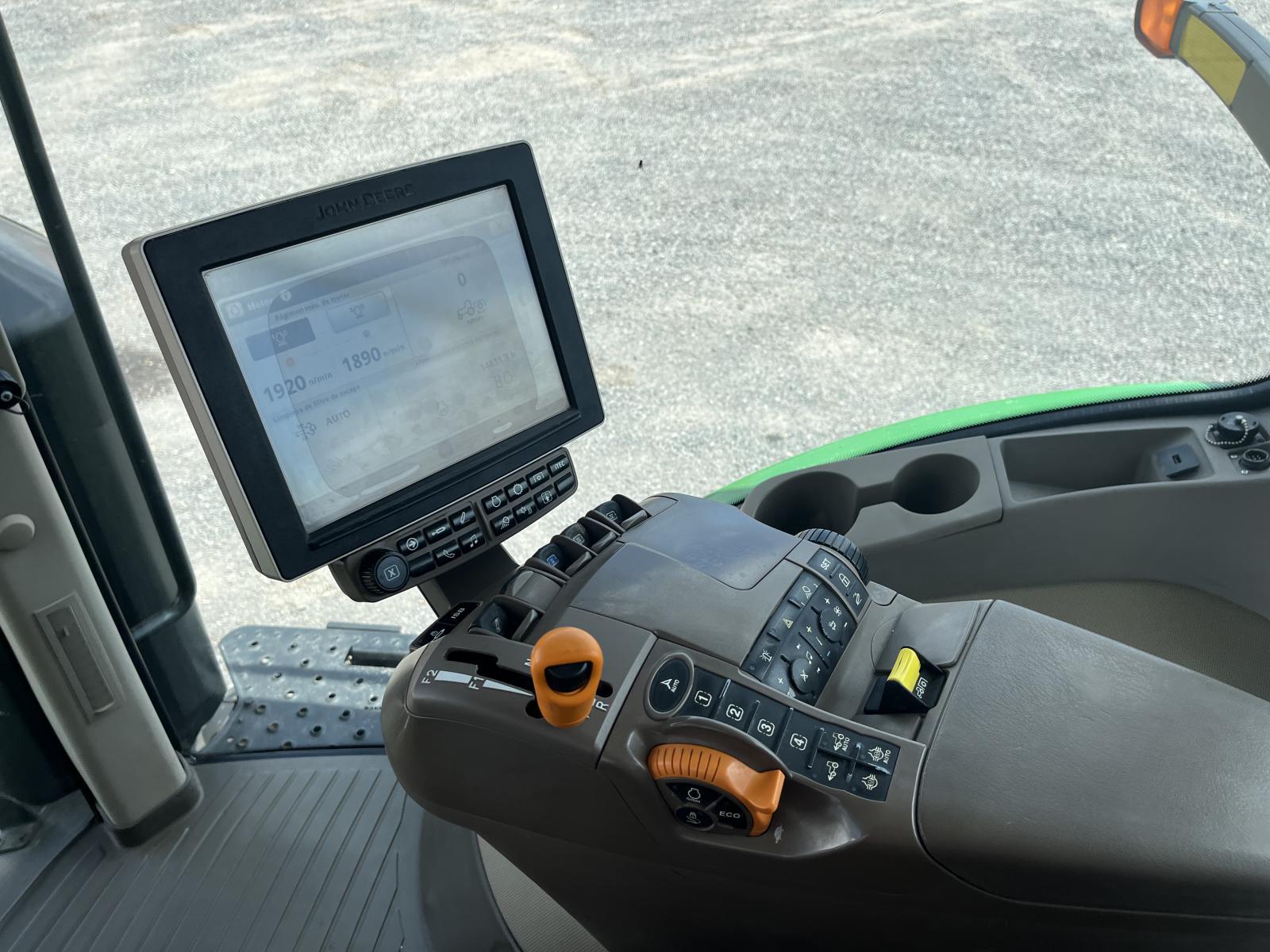 ./imagenes/INVOICE/2019/18103/JOHN DEERE 7270R (19).JPG